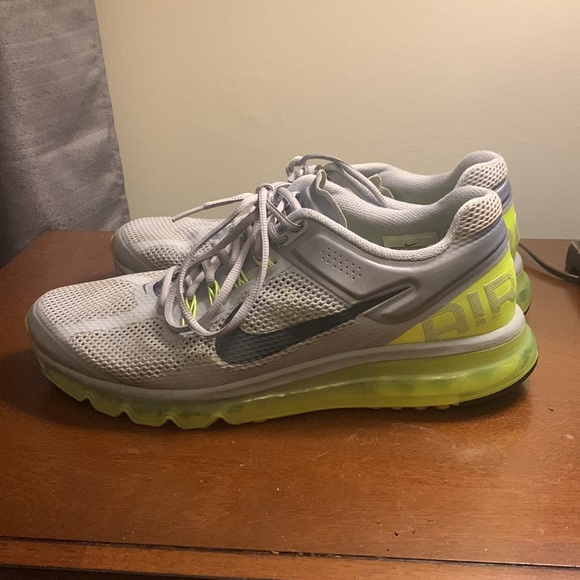 Nike Air Max - Picture 2 of 5